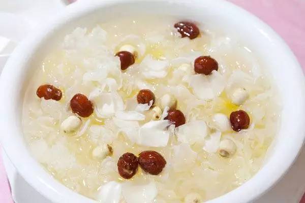药膳粥可助排毒养颜 ?