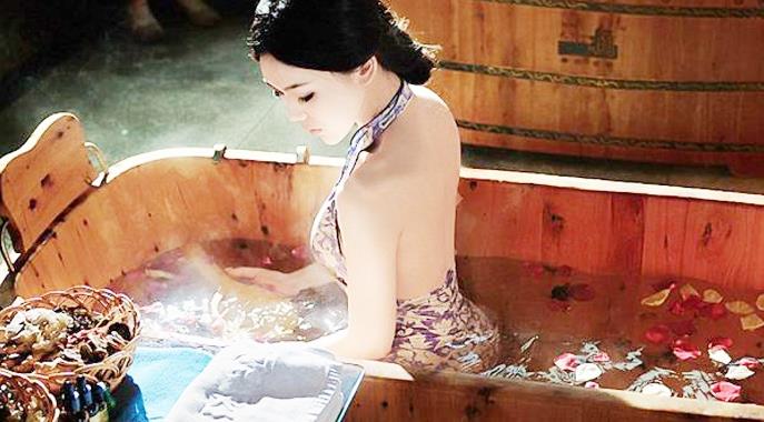 中医养生 热水泡脚加什么好